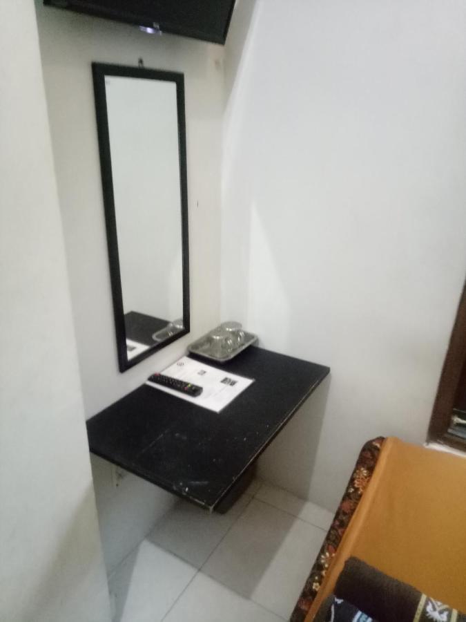 Losmen Fadel Malioboro Jogja Джокьякарта Экстерьер фото