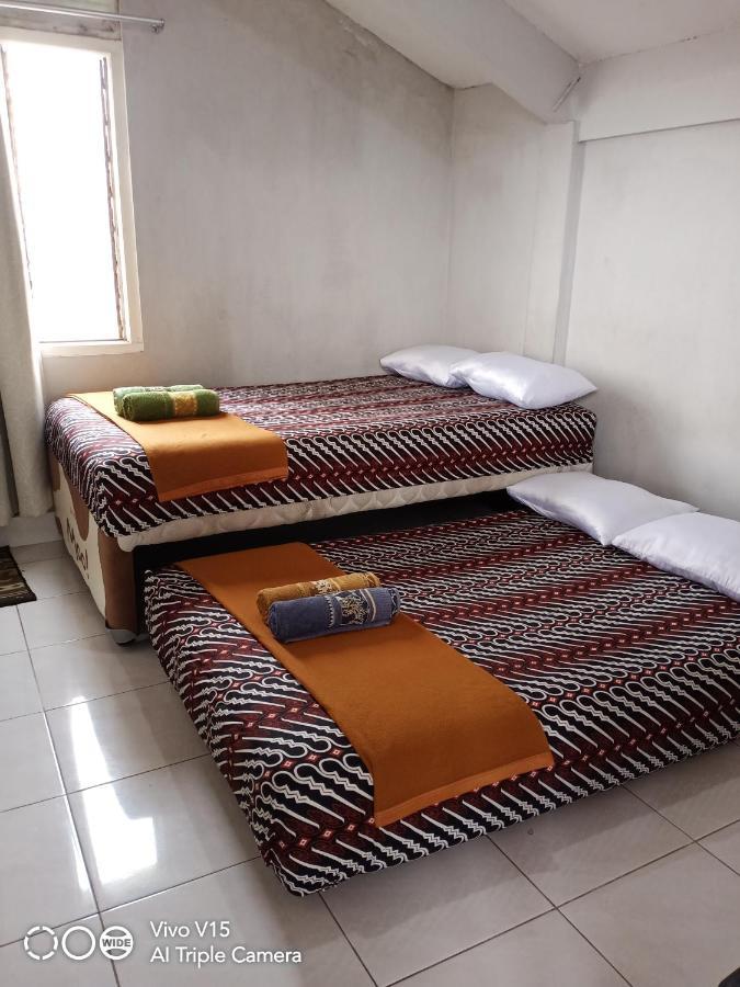 Losmen Fadel Malioboro Jogja Джокьякарта Экстерьер фото